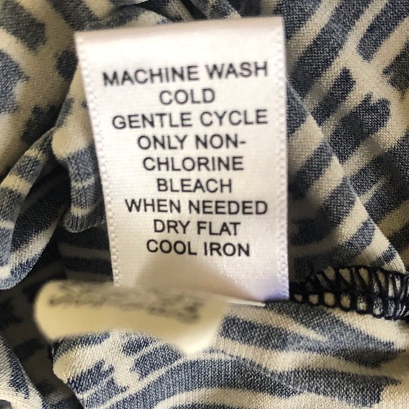 Banana Republic navy white top SP - Picture 8 of 8